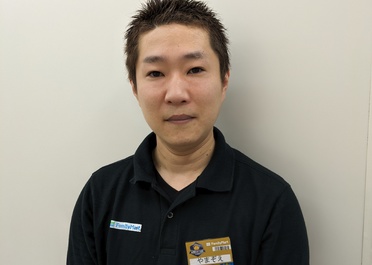 山添さん